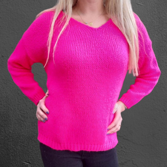 Απλή πλεκτή μπλούζα, κανονική εφαρμογή στον λαιμό. 