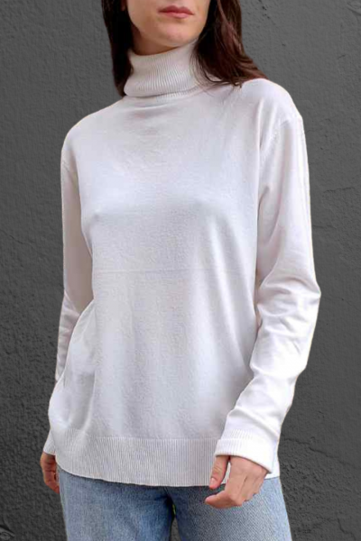 Casoul λεπτό πλεκτό μπλουζάκι με ζιβάγκο. Πολύ μαλακή υφή.