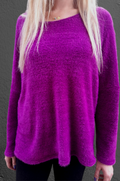 Oversize πλεκτή και μαλακή λαιμόκοψη μπλούζα 